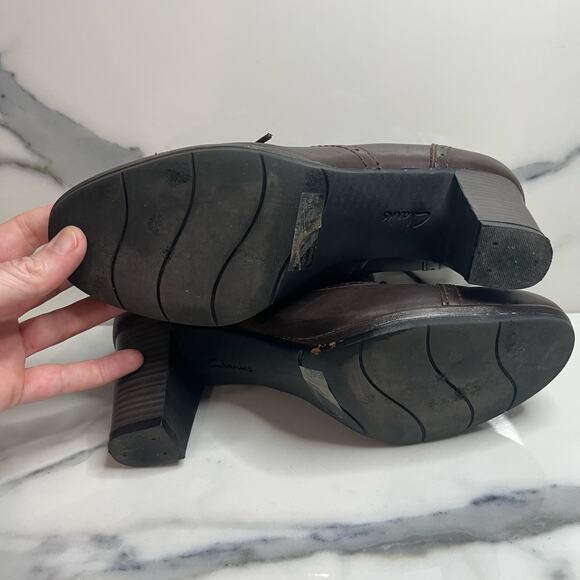 Clarks Women's Brown Leather Academia Witchcore Oxford Lace Up Booties Sz 8 - Picture 7 of 7